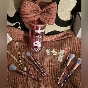 Hello kitty gift set $20